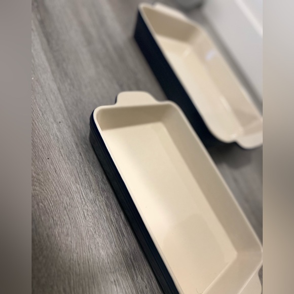 Porcelain baking trays gives good taste to food and is...
